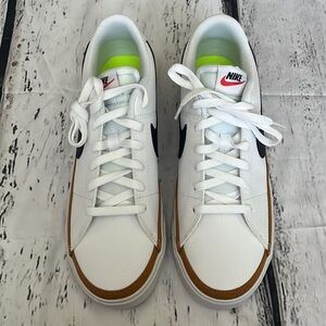 NWOT Nike Court Legacy NN